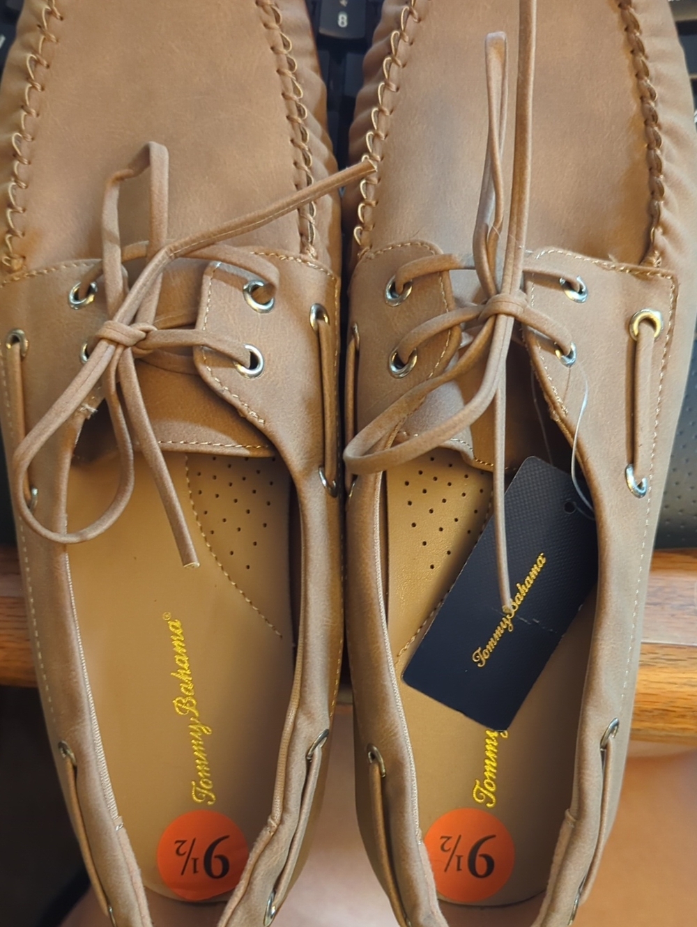 NWT Tommy Bahama Mens Brown Tie Mocassin Style Boat Shoes Sz 9.5